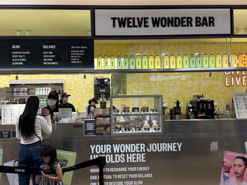 Healthy smoothies at TWELVE wellness wonder bar