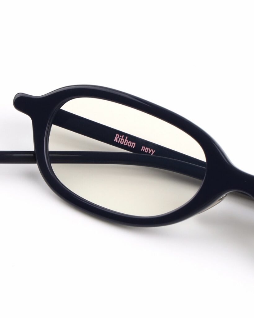 Ginger Eyewear Ribbon model in Navy color frame